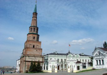 Падающая башня Сююмбике