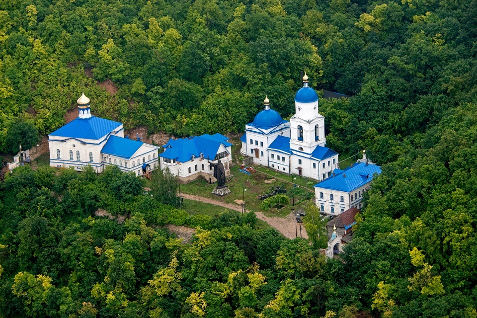 &nbsp;Макарьевский монастырь (теплоходом в период навигации 5 часов)